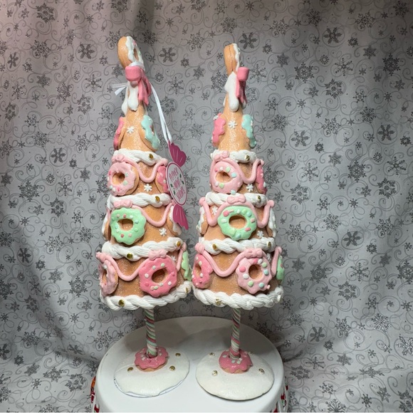 Peppermint Square Pastel Pink Bow Christmas Sprinkled Candy Doughnut Icing Trees - Picture 4 of 12